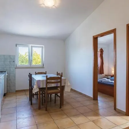 Apartamento Valdebek 2 *