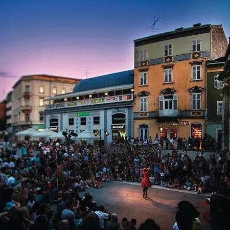 Valdebek 2 Appartamento Pola