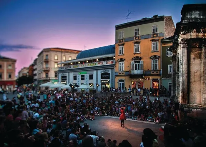 Valdebek 2 Appartamento Pola